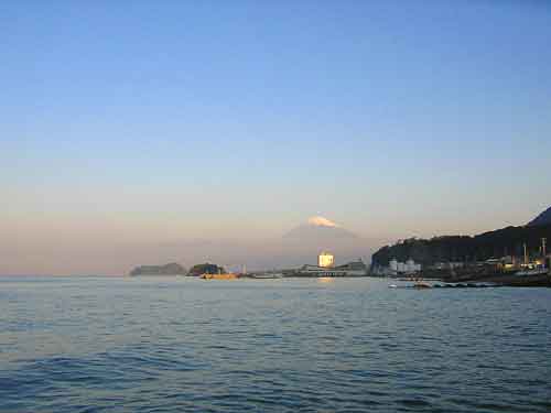 駿河湾から見る富士山